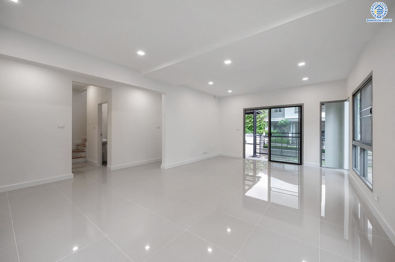 บ้านมือสองตกแต่งใหม่ โครงการ เพอร์เฟคเพลส แจ้งวัฒนะ-ปากเกร็ด เนื้อที่ 54 ตร.ว. ฟังก์ชัน 3 ห้องนอน 3 ห้องน้ำ จอดรถได้ 2 คัน รองรับทุกการอยู่อาศัย บนทำเลศักยภาพ ใกล้เซ็นทรัลแจ้งวัฒนะ รถไฟฟ้าสายสีชมพู "สถานีปากเกร็ด" และเชื่อมสู่แจ้งวัฒนะและทางด่วน "ศรีรัช"...